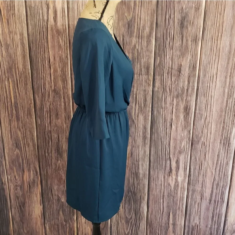 Loft Dress   - Picture 3 of 14